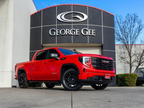 Used 2026 GMC Sierra 1500 Elevation w/ Elevation Premium Package AWD/4WD image 1