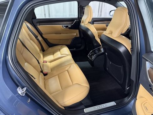 Used 2022 Volvo S90 B6 Inscription w/ Advanced Package image 8
