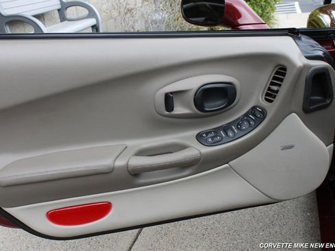 Used 2003 Chevrolet Corvette 50th Anniversary Edition w/ Preferred Equipment Group image 32