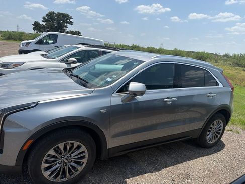 Used 2025 Cadillac XT4 Premium Luxury FWD image 5