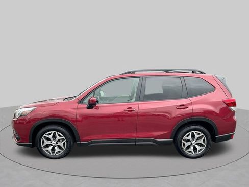 Used 2024 Subaru Forester Premium AWD/4WD image 6