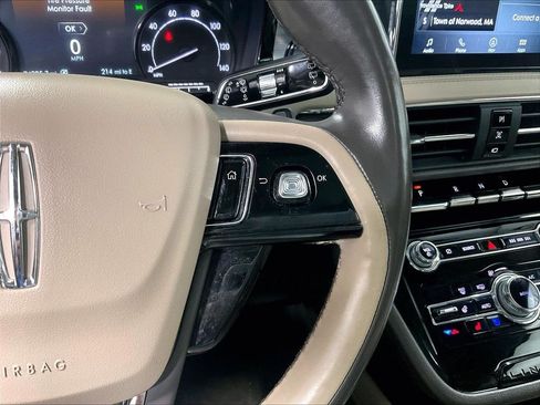 Used 2020 Lincoln Corsair AWD w/ Premium Package image 24