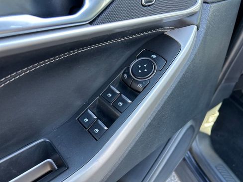 Used 2022 Ford Explorer XLT w/ Equipment Group 202A image 13