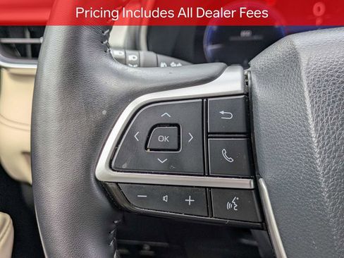 Used 2024 Toyota Highlander Platinum FWD image 28