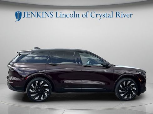 Used 2024 Lincoln Nautilus Reserve w/ Equipment Group 202A AWD/4WD image 3