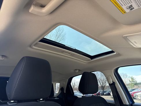 Used 2021 Ford EcoSport SE w/ SE Convenience Package image 30