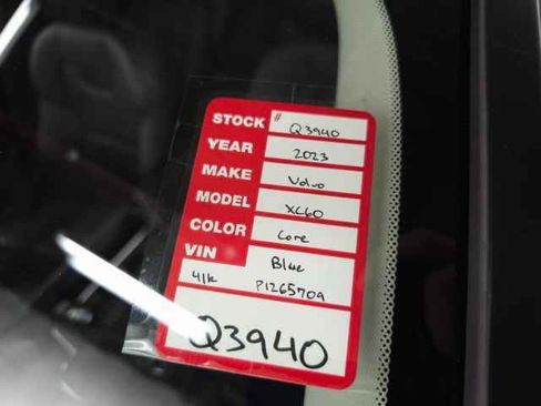 Certified 2023 Volvo XC60 B5 Core image 32