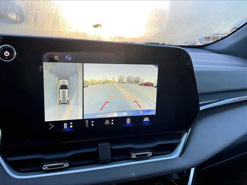 Used 2025 Chevrolet Equinox LT w/ Convenience Package II image 19