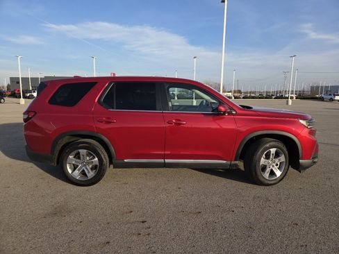 Used 2025 Honda Pilot EX-L image 16