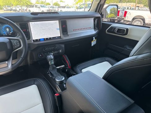 New 2026 Ford Bronco Outer Banks AWD/4WD image 30