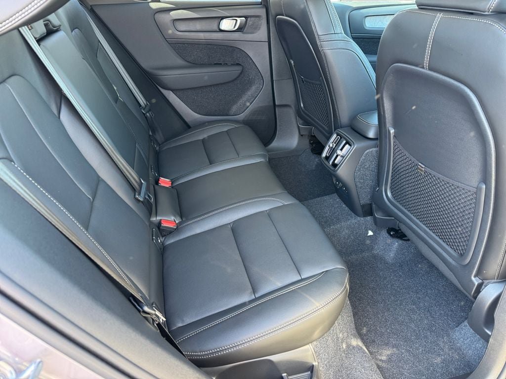 Certified 2026 Volvo XC40 B5 Plus w/ Climate Package AWD/4WD image 7