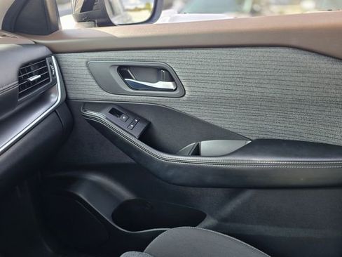 Used 2023 Nissan Rogue SV FWD image 27