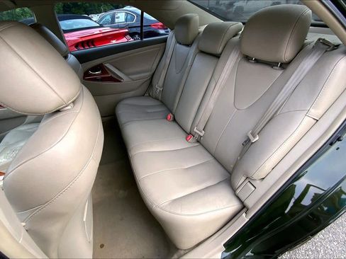 Used 2011 Toyota Camry XLE w/ XLE Extra-Value Pkg #1 FWD image 19