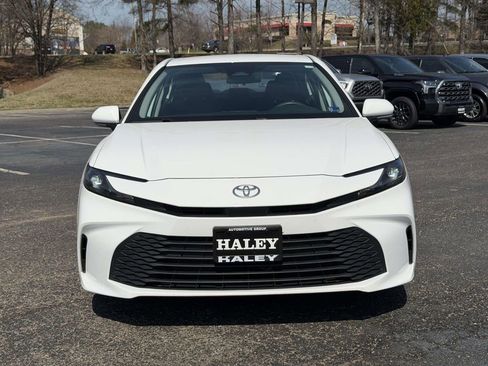 Used 2025 Toyota Camry LE image 24