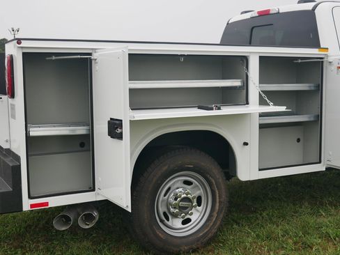 New 2025 Ford F250 XL w/ XL Chrome Package image 13