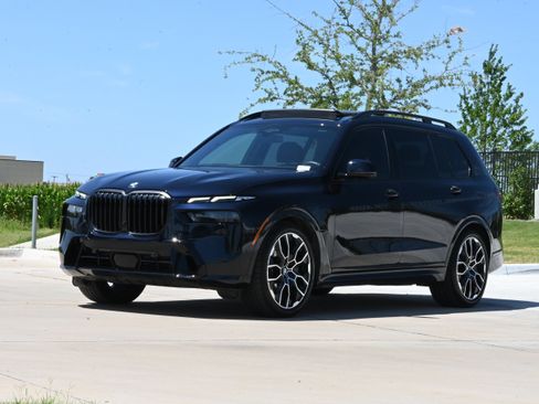 Used 2026 BMW X7 xDrive40i w/ M Sport Package AWD/4WD image 5