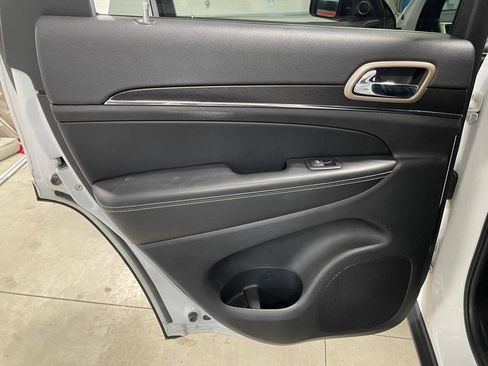 Used 2015 Jeep Grand Cherokee Limited AWD/4WD image 17
