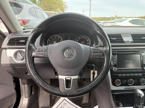 Used 2013 Volkswagen Passat 2.5 SE image 22