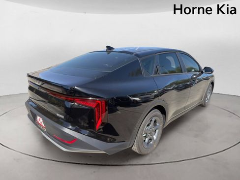 New 2026 Kia K4 FWD image 4