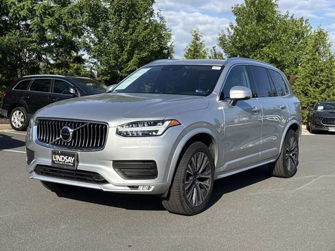 Used 2022 Volvo XC90 T6 Momentum w/ Climate Package AWD/4WD image 6