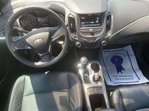 Used 2018 Chevrolet Cruze LT w/ Redline Edition FWD image 10