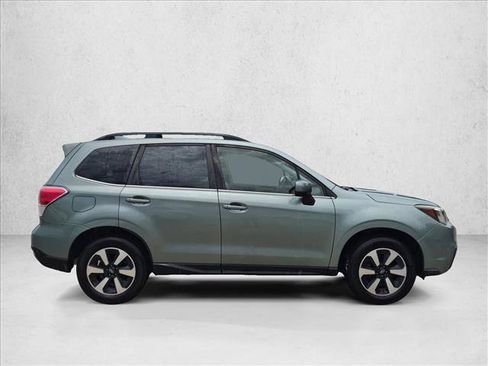 Used 2017 Subaru Forester 2.5i Limited AWD/4WD image 4