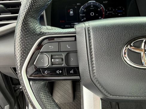 Used 2024 Toyota Sequoia Platinum AWD/4WD image 10