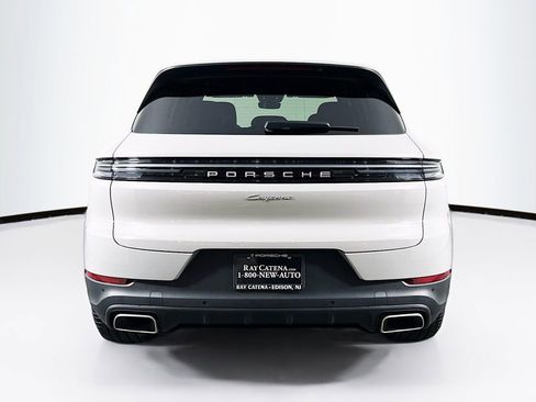 New 2026 Porsche Cayenne Base image 10