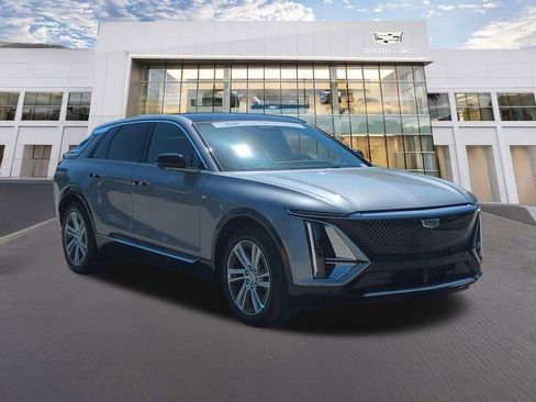 Certified 2024 Cadillac Lyriq Tech AWD/4WD image 3