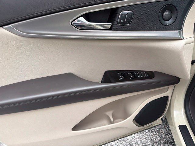 Used 2016 Lincoln MKX Select FWD image 11