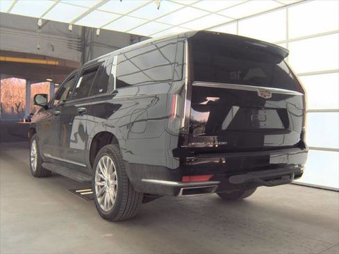 Used 2022 Cadillac Escalade ESV Luxury image 8