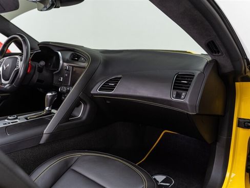 Used 2018 Chevrolet Corvette Z06 RWD image 65