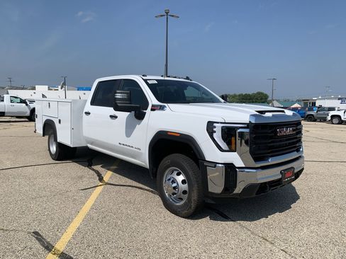 New 2025 GMC Sierra 3500 Pro w/ Convenience Package image 39