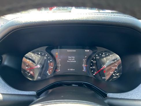 Used 2025 Jeep Compass Latitude w/ Sun & Sound Group AWD/4WD image 14