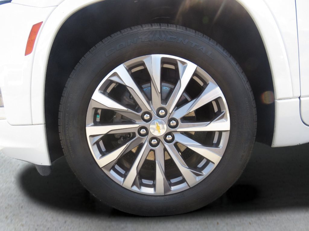 Certified 2023 Chevrolet Traverse Premier FWD image 21