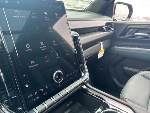 New 2026 GMC Yukon XL AT4 w/ AT4 Premium Plus Package image 22