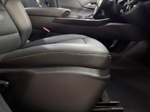 Used 2025 Chevrolet Equinox LT w/ Convenience Package II FWD image 18