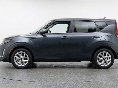 Used 2025 Kia Soul LX w/ LX Technology Package FWD image 5