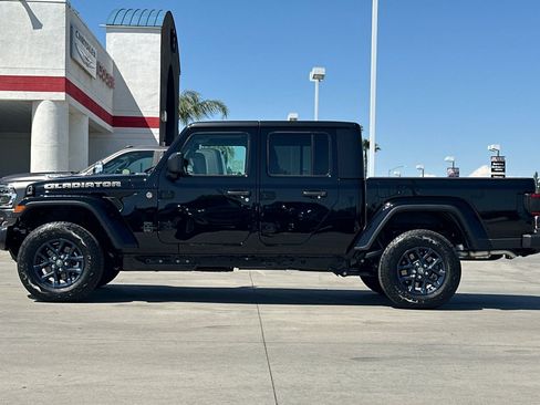 New 2026 Jeep Gladiator Sport AWD/4WD image 3
