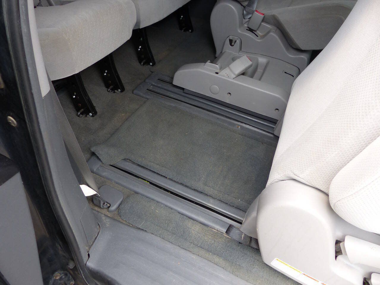 Used 2017 Toyota Sienna LE FWD image 51