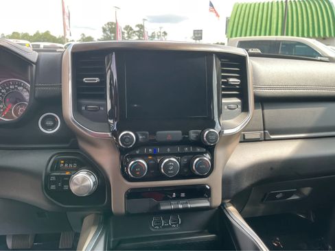 Used 2022 RAM 1500 Laramie AWD/4WD image 16