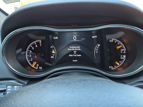 Used 2020 Jeep Grand Cherokee Altitude image 25