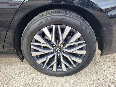 Used 2024 Nissan Altima 2.5 SV image 24