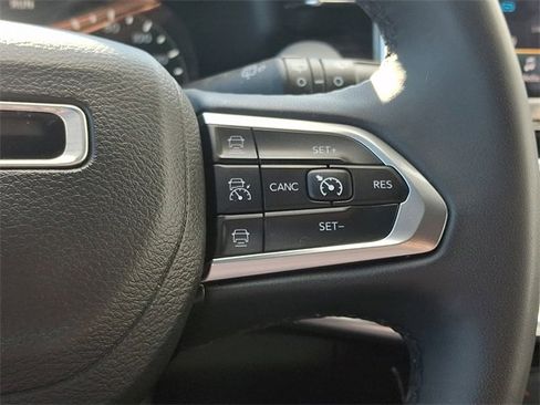 Used 2023 Jeep Compass Limited image 21