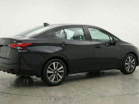 Used 2025 Nissan Versa SV FWD image 9
