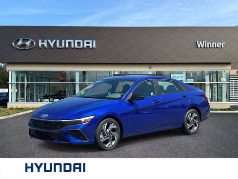 Certified 2025 Hyundai Elantra Sport FWD image 1