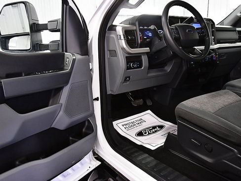 Used 2024 Ford F350 XLT image 19