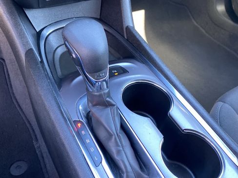 Used 2024 Chevrolet Malibu LT image 32