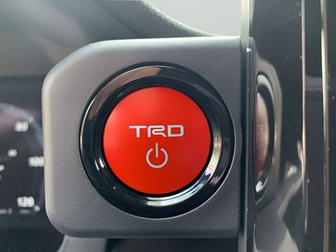 Used 2024 Toyota Tacoma TRD Off-Road image 23