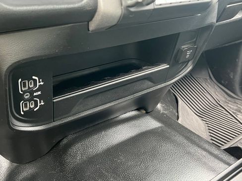 Used 2024 RAM 3500 Tradesman w/ Chrome Appearance Group AWD/4WD image 32